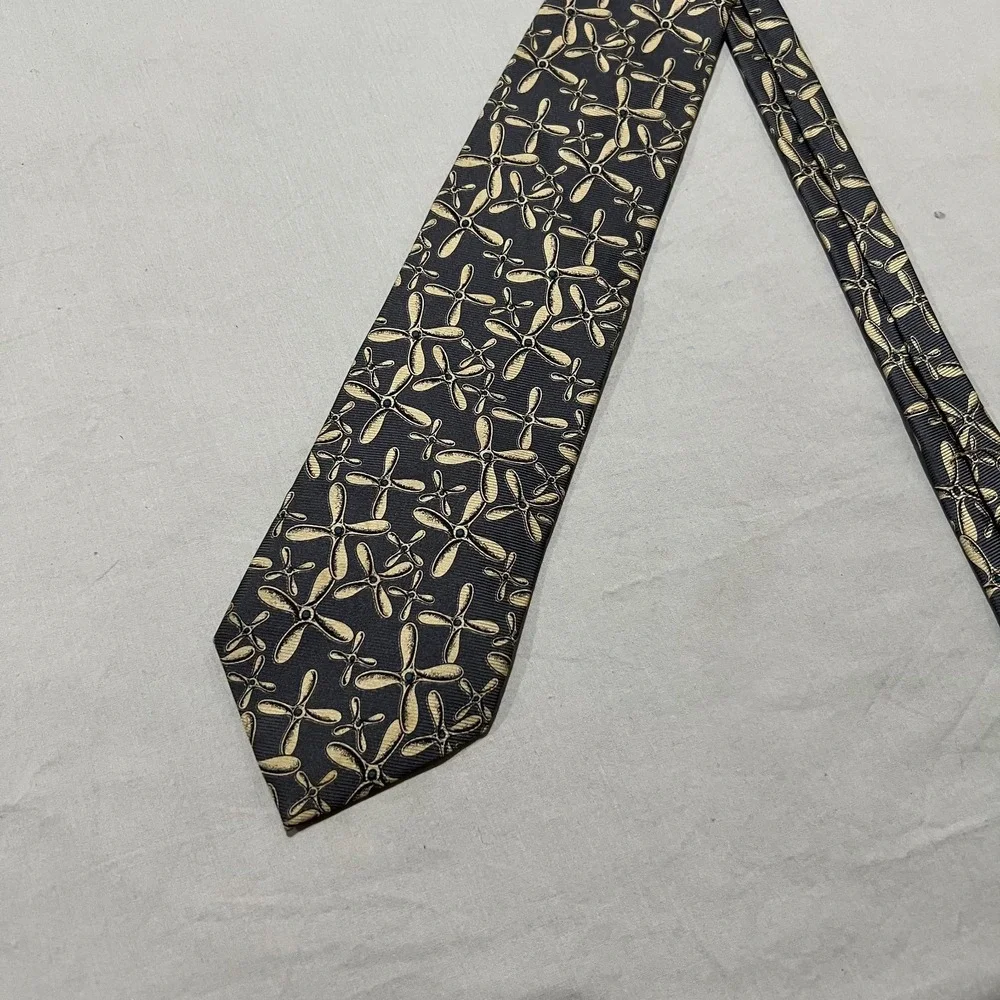 Vtg Burberrys Mens Gray Abstract Propeller Classic Formal Silk Necktie One Size